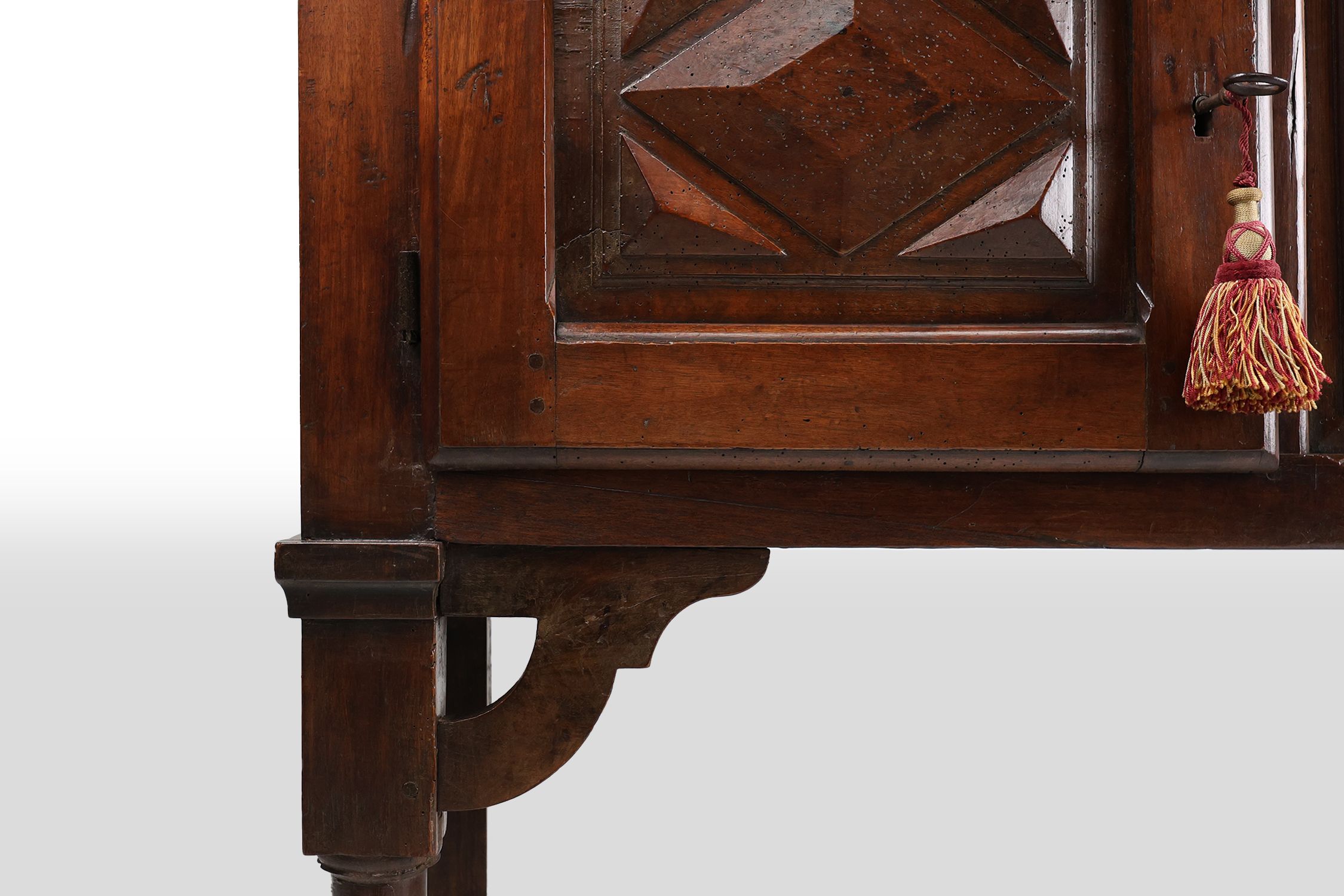 Antique 16th century Spanish carved cabinet in oakthumbnail